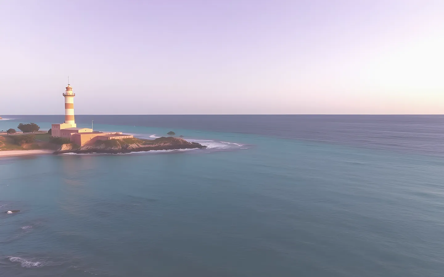 Bunbury coastline with the lighthouse and turquoise water
